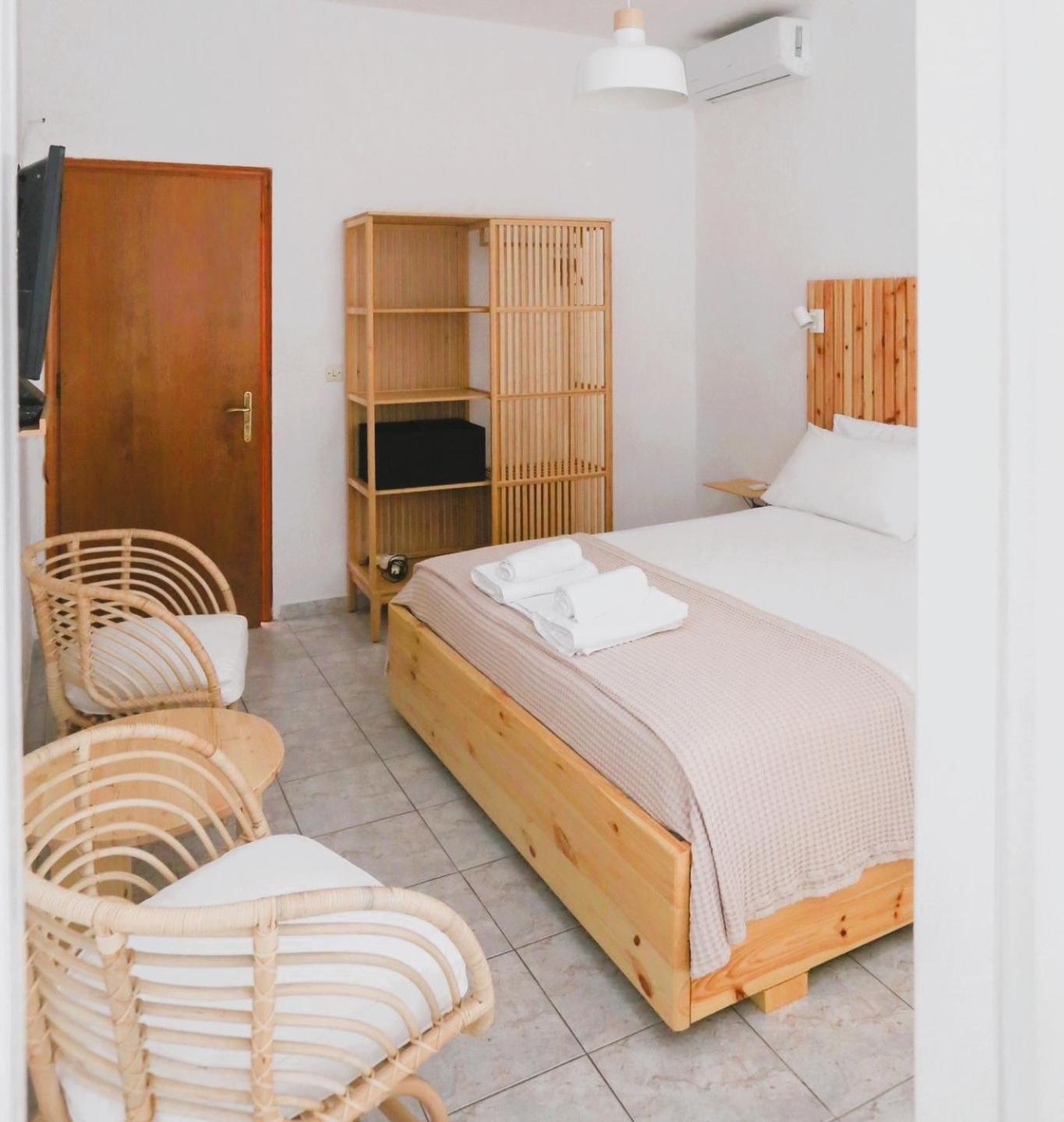 Nona'S Rooms Himarë Extérieur photo